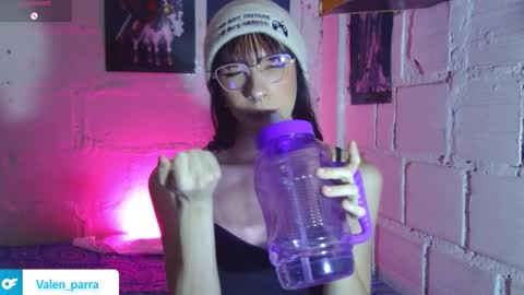 kattycat_ online show from December 5, 5:34 am