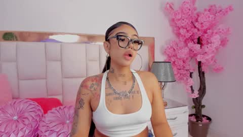 Khelany Isyy  online show from January 9, 9:16 pm