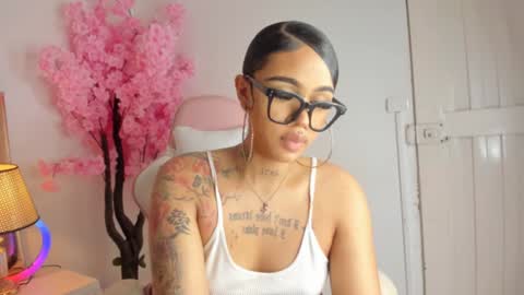 Khelany Isyy  online show from February 26, 12:49 am