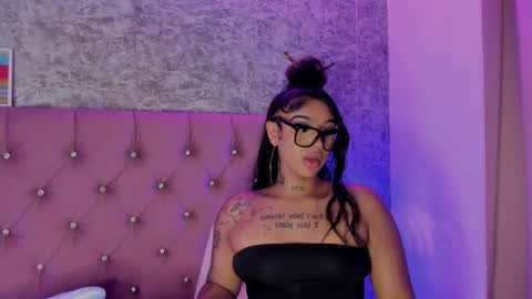 Khelany Isyy  online show from October 1, 1:01 pm