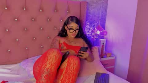 Khelany Isyy  online show from October 20, 2:42 pm