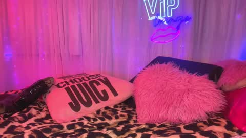 kimbolove online show from February 5, 6:57 pm