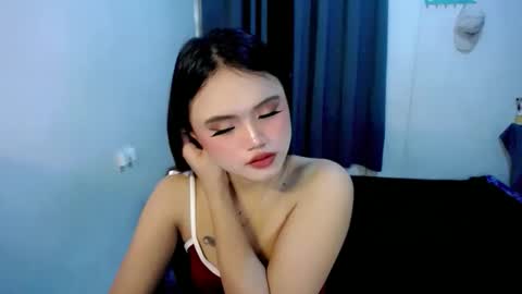 kim ejara online show from May 17, 1:38 am