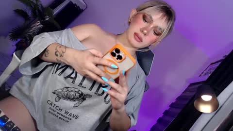 Its your girl KIRA online show from June 2, 2:02 am