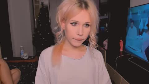 kristialsoopp online show from January 7, 2:26 am