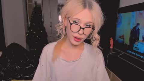 kristialsoopp online show from January 11, 6:47 pm