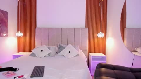 kloe sofia online show from March 20, 12:50 pm