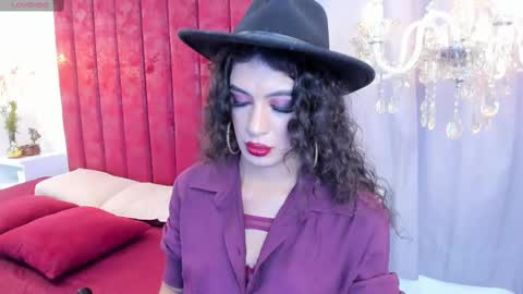 Snapshot of lacolorina_ chatting on February 19, 4:34 am Colorina online show from February 19, 4:34 am