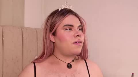 Evelynn online show from February 14, 4:20 am