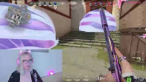 Lana online show from October 28, 1:20 pm