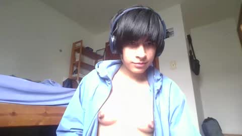 larpmoder online show from February 15, 6:39 pm