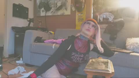 Lx Linn online show from March 11, 12:06 pm