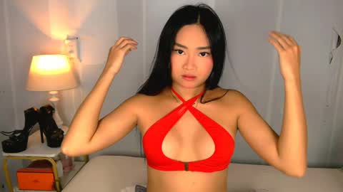 chloe3 online show from June 1, 7:04 pm