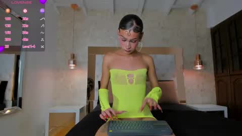 Layla Mackenzie  online show from February 18, 5:59 am