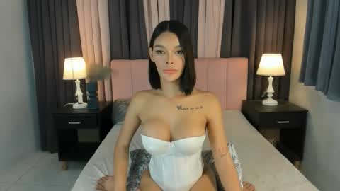 lianafoxontop online show from February 3, 6:33 am