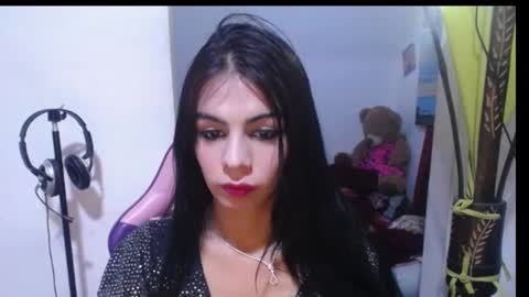 lindsey_2023 online show from January 3, 4:22 am