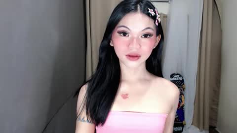 littlelace_ online show from April 24, 11:52 pm