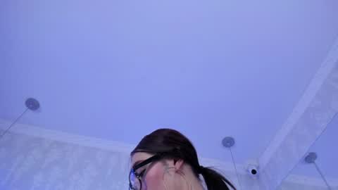 LIZ LUNNA online show from August 1, 12:33 am