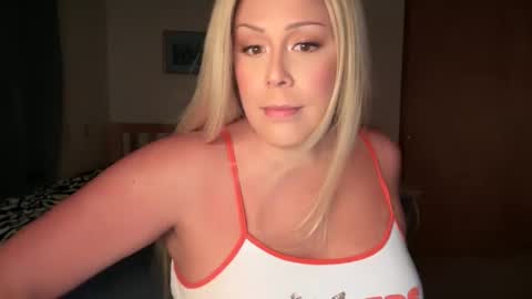 Liz Purr online show from September 15, 2:44 pm