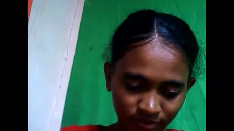 llouisse online show from April 11, 7:06 pm