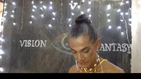 LA LOBA online show from December 14, 8:31 pm