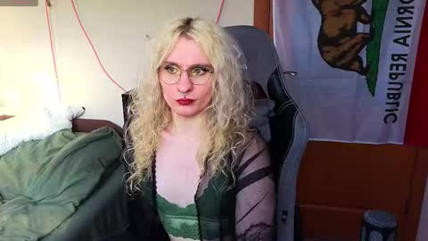 Lori -----------------------------------    online show from April 15, 2:55 pm