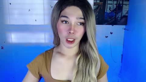 louilalicious online show from February 17, 1:47 am