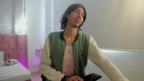 loverisu online show from March 1, 7:31 pm