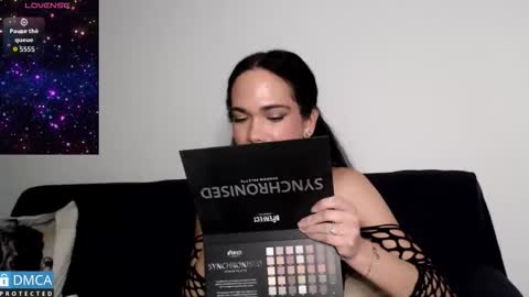 luara_ online show from February 12, 2:01 pm