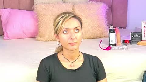 lunitadiva online show from December 4, 7:07 pm