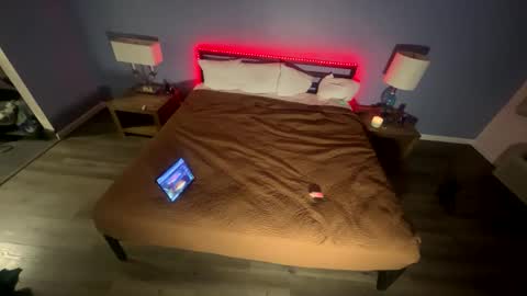 luvvlee online show from April 2, 8:23 am