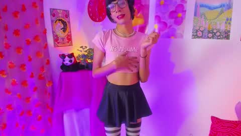 Madeline  online show from March 20, 6:25 am