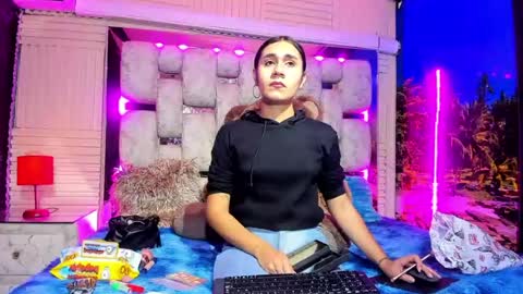mahiara hot online show from June 24, 2:15 pm