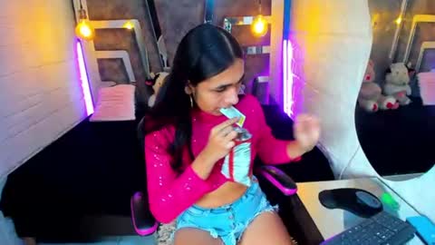 mahiara hot online show from August 1, 1:56 pm