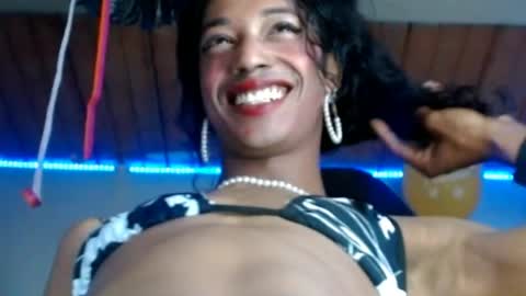 Bella Maidi online show from April 23, 1:35 pm