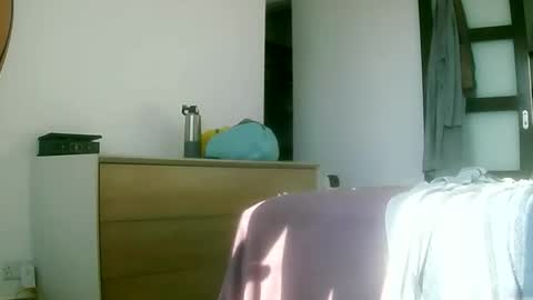 Play with me I obey I promise  online show from April 5, 4:05 pm