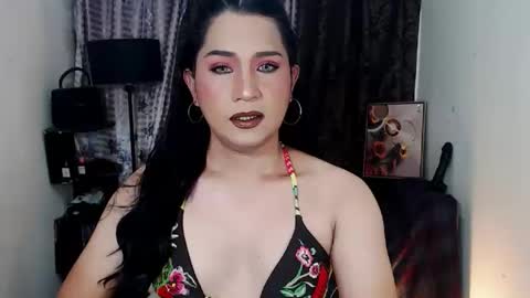 marveloushugecumontop online show from May 28, 7:01 pm