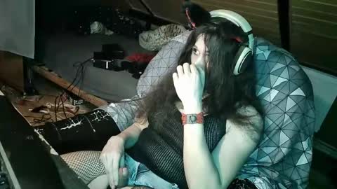 Snapshot of matikitten chatting on December 22, 9:33 am matikitten online show from December 22, 9:33 am