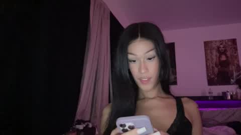 MOLLY MILLS online show from November 28, 3:41 am