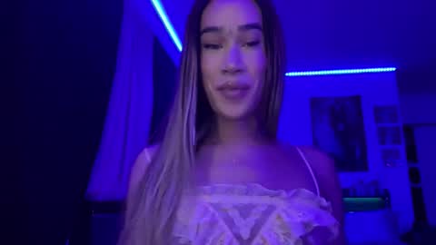 MOLLY MILLS online show from June 3, 1:51 am