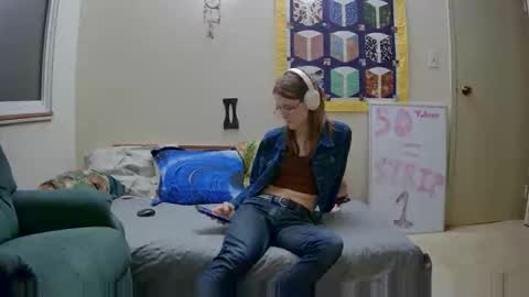 MelodysMadness online show from February 4, 2:49 am