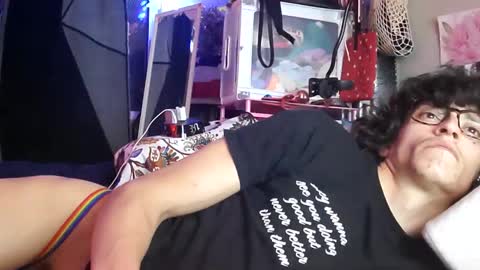 Snapshot of merelyalover chatting on February 8, 11:55 am gurlnips online show from February 8, 11:55 am