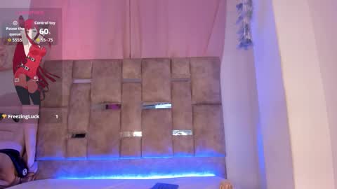 mia_royal online show from February 3, 2:00 pm