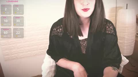 mia_wallase online show from February 22, 2:08 pm
