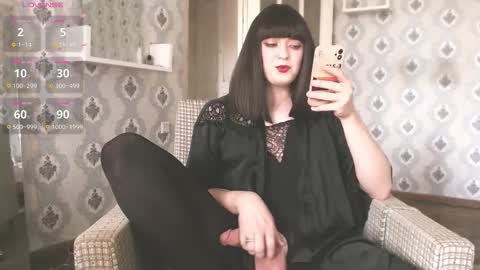 mia_wallase online show from September 11, 1:08 pm