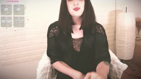 mia_wallase online show from September 20, 8:53 am