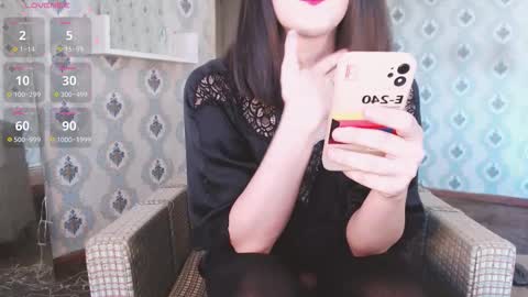 mia_wallase online show from October 3, 8:58 am