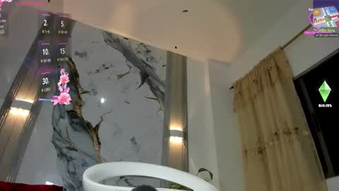 mialuxxi online show from March 15, 2:03 am