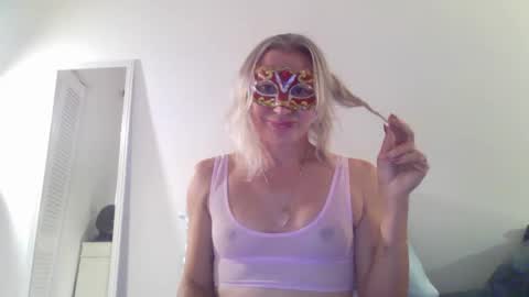 miamitransgirl305 online show from April 26, 12:30 am