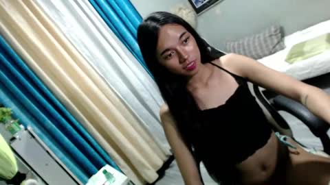 Mia online show from December 27, 12:23 pm